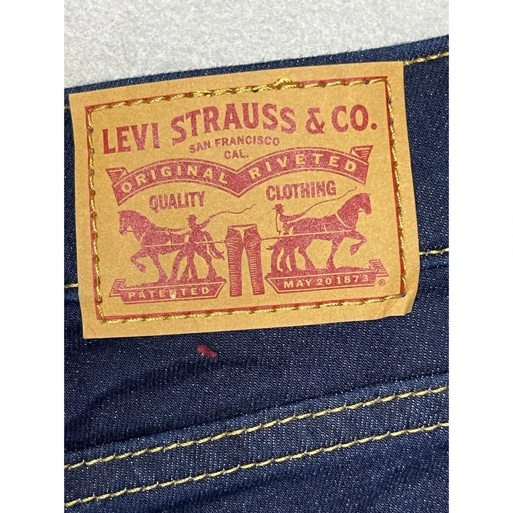 Levis levi 311